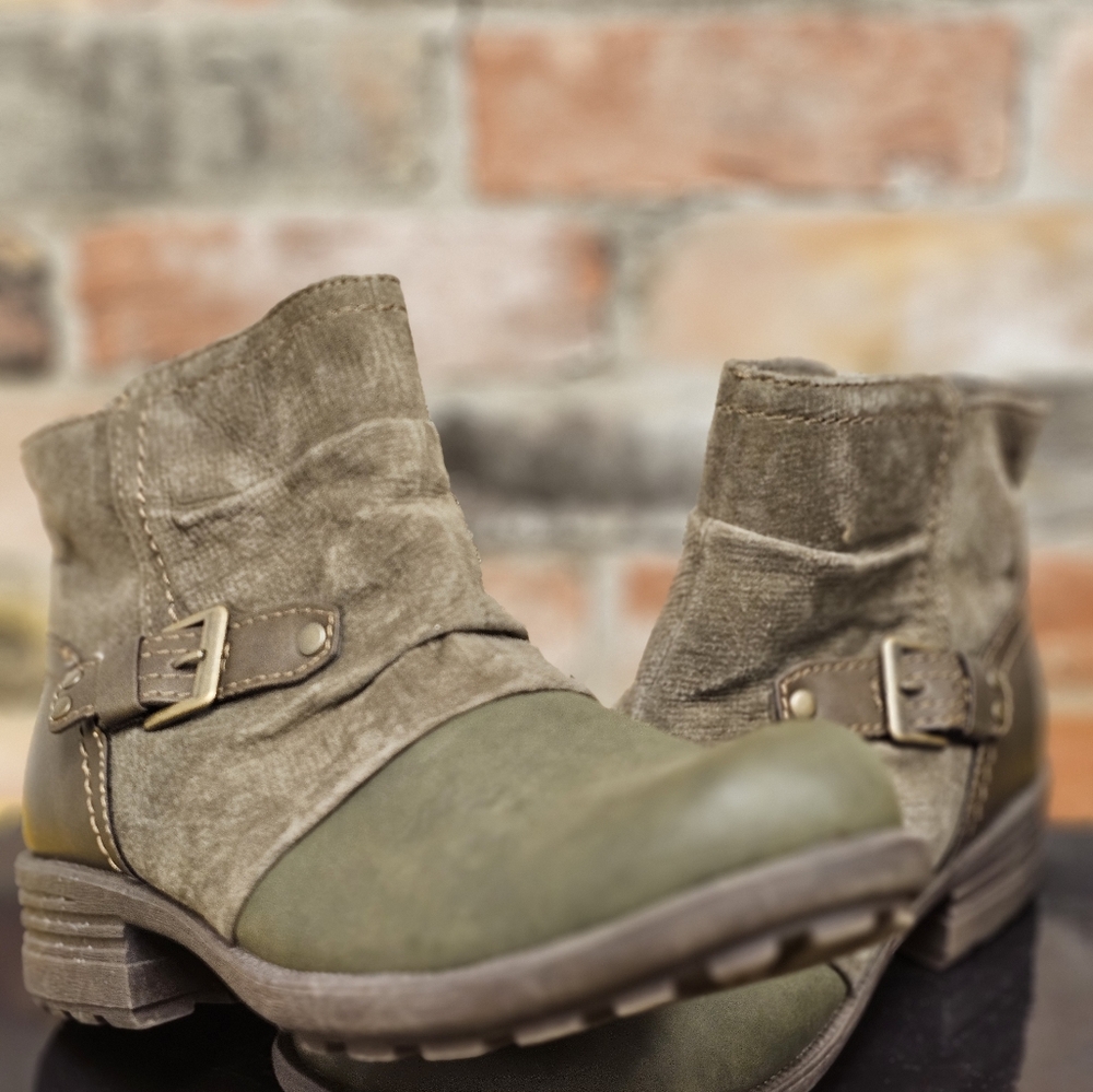 Ankle boots size 8.5 olive green and khaki never worn